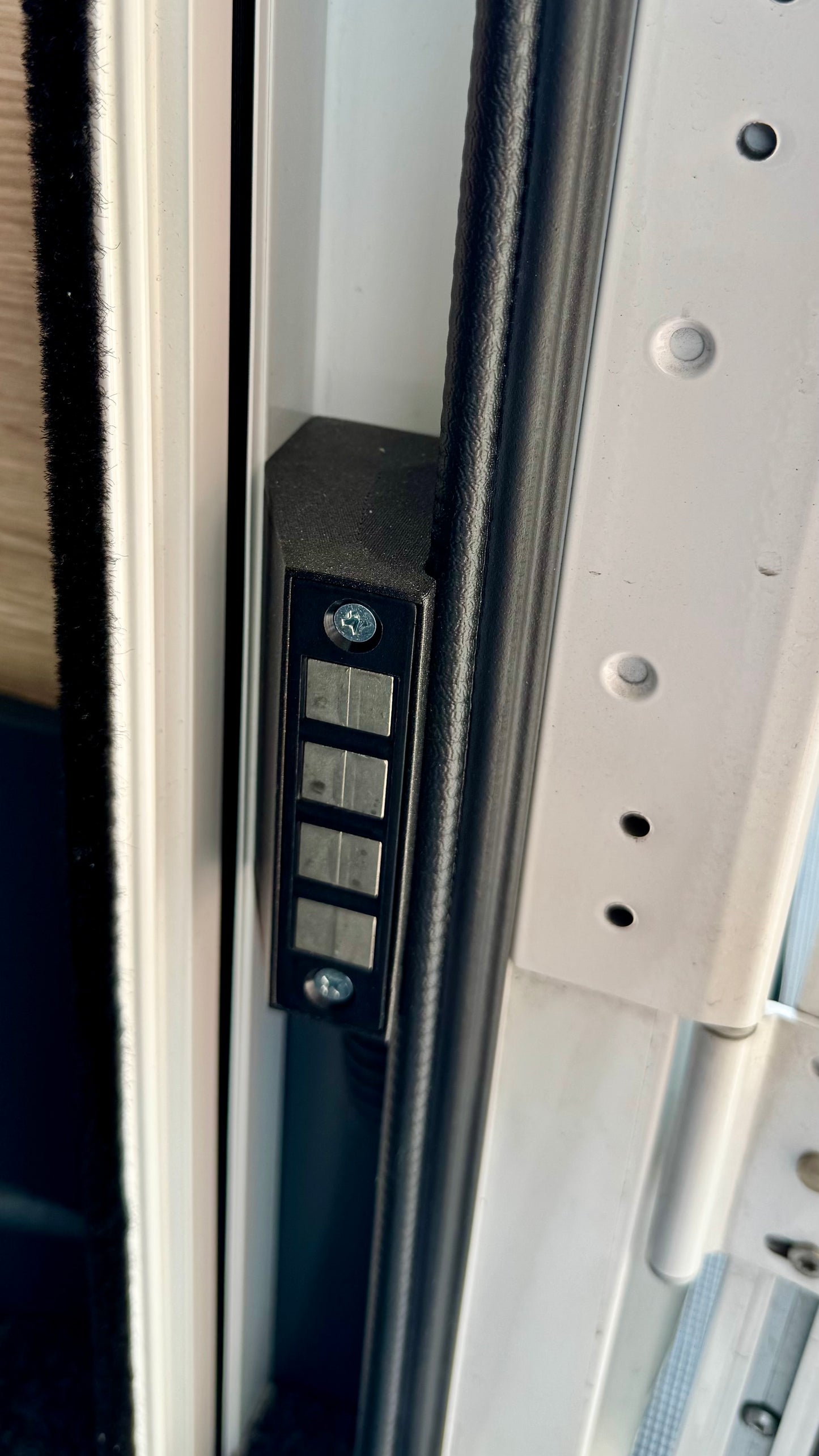Halter für Federkontakte Chausson